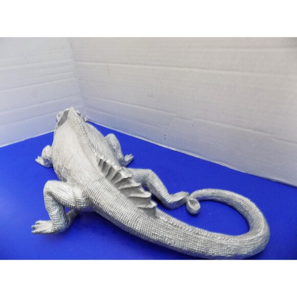 NEW Iguana Chameleon Lizard Figurine Statue Home Decor Reptiles - Picture 6 of 7